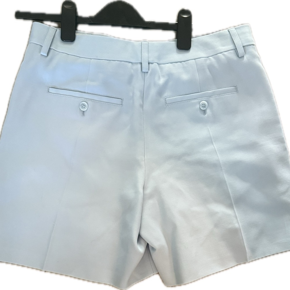 Burberry, new with tags pale Blue Women's tailored Shorts size 6 - Picture 8 of 10